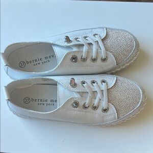 bernie mev. White and Silver Women's Sneakers